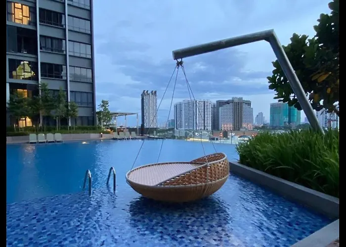Millerz Suite 3R2B Condo Near Midvalley 3 Beds 3 Bedrooms Staycation Best Choice
