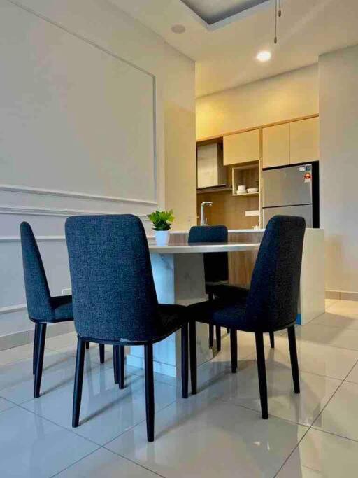 Pangsapuri Millerz 3r2b Near Midvalley 3 Beds 3 Bedrooms Staycation Choice