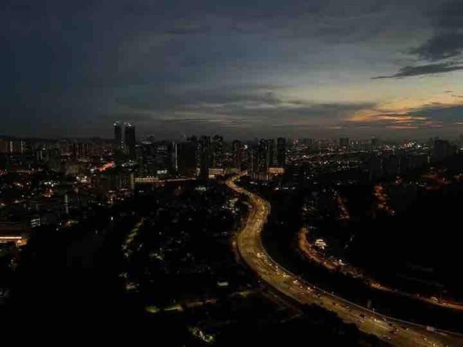 Millerz 3r2b Near Midvalley 3 Beds 3 Bedrooms Staycation Choice Pangsapuri *
