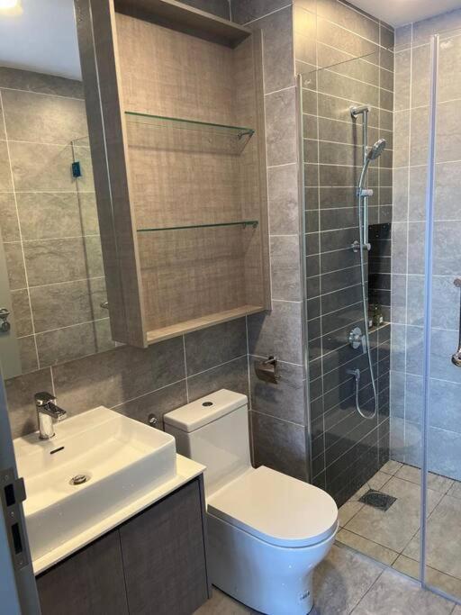 Millerz 3r2b Near Midvalley 3 Beds 3 Bedrooms Staycation Choice