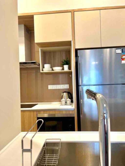 Millerz 3r2b Near Midvalley 3 Beds 3 Bedrooms Staycation Choice Pangsapuri