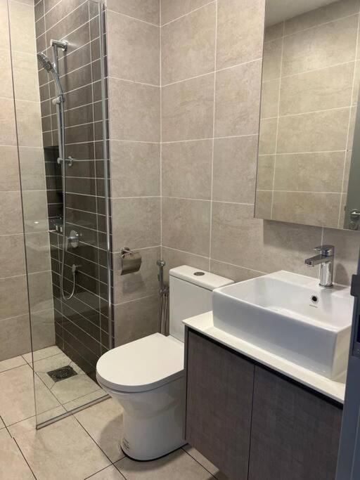 Millerz 3r2b Near Midvalley 3 Beds 3 Bedrooms Staycation Choice