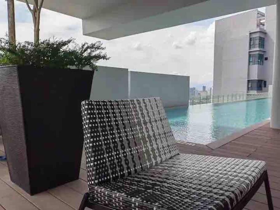 Pangsapuri Millerz 3r2b Near Midvalley 3 Beds 3 Bedrooms Staycation Choice
