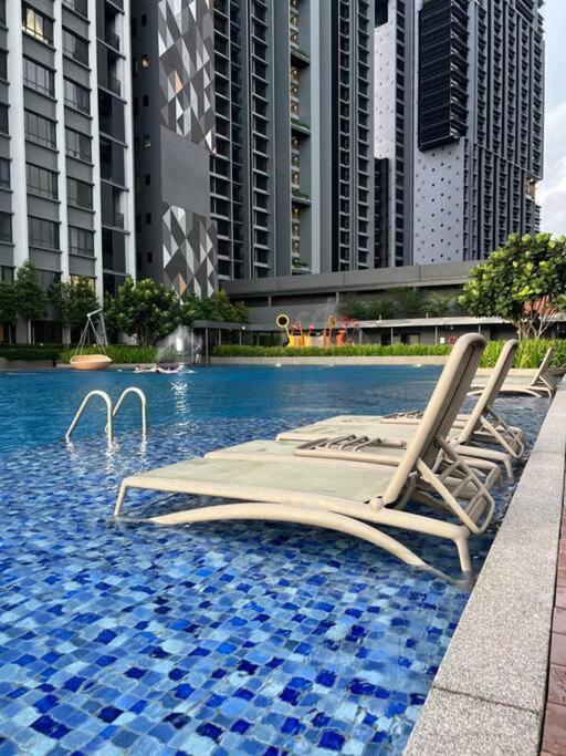 Millerz 3r2b Near Midvalley 3 Beds 3 Bedrooms Staycation Choice Pangsapuri