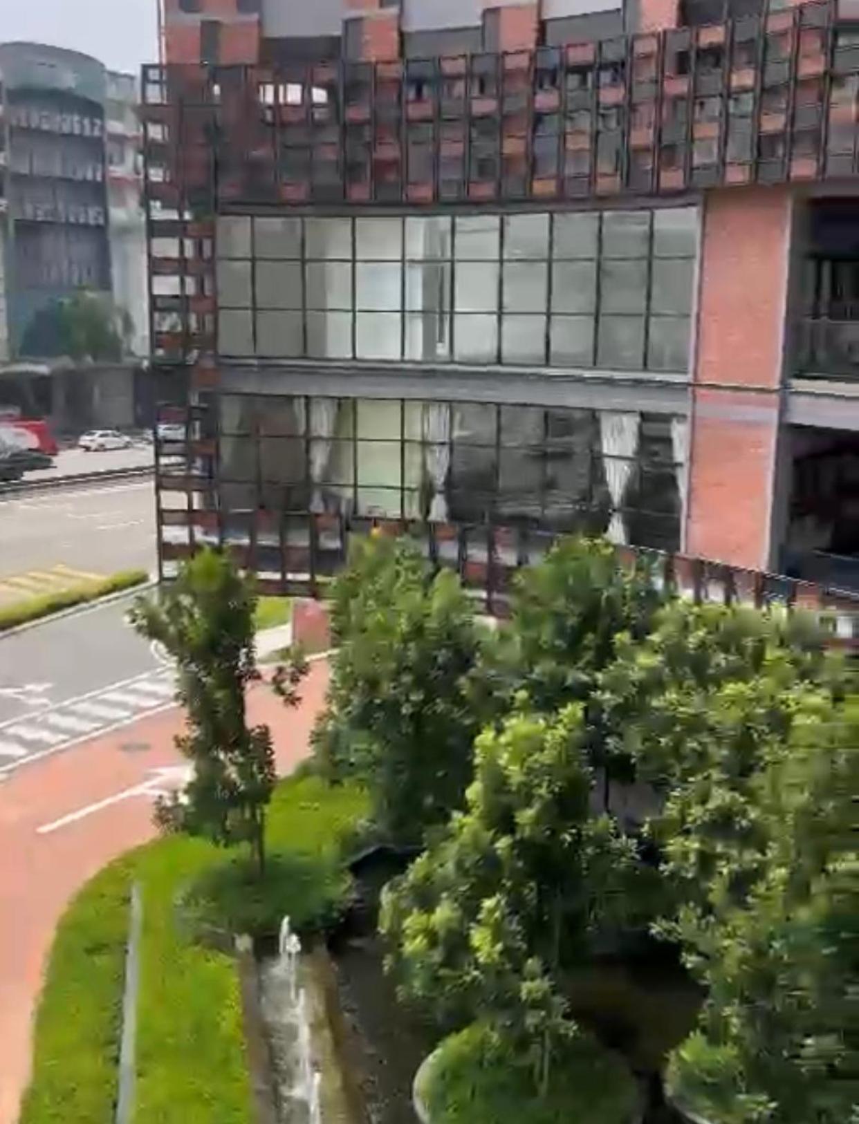 Millerz 3r2b Near Midvalley 3 Beds 3 Bedrooms Staycation Choice *